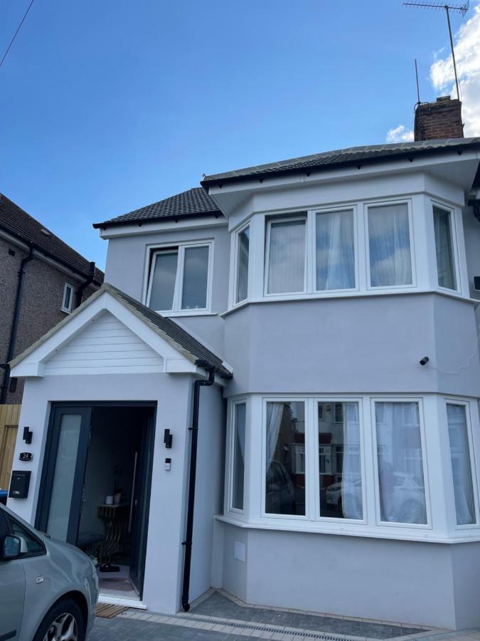 Modern Huge Double Room With Private Bathroom In Colindale Έτζγουερ Εξωτερικό φωτογραφία