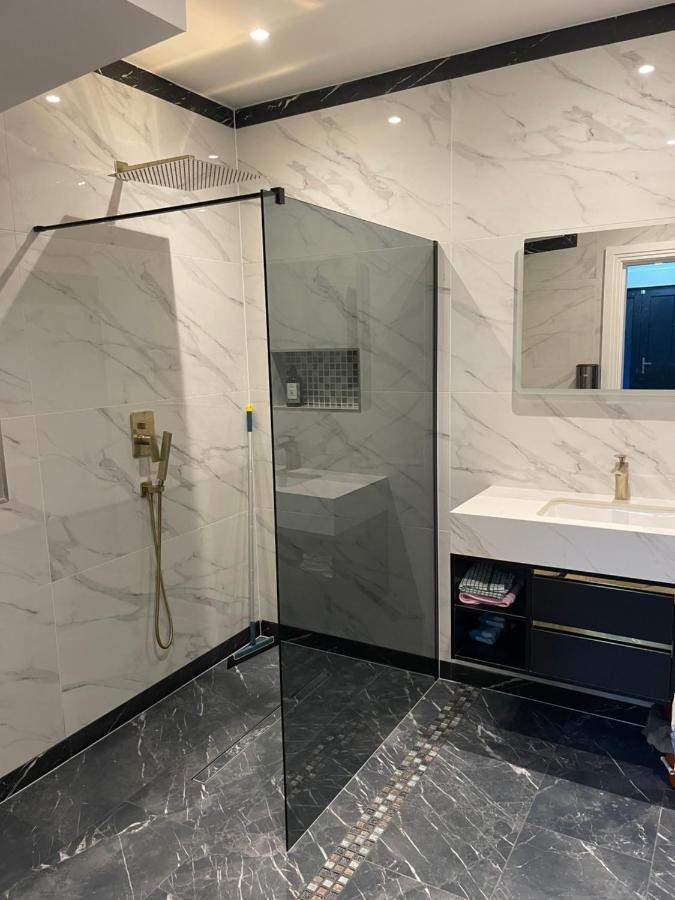 Modern Huge Double Room With Private Bathroom In Colindale Έτζγουερ Εξωτερικό φωτογραφία