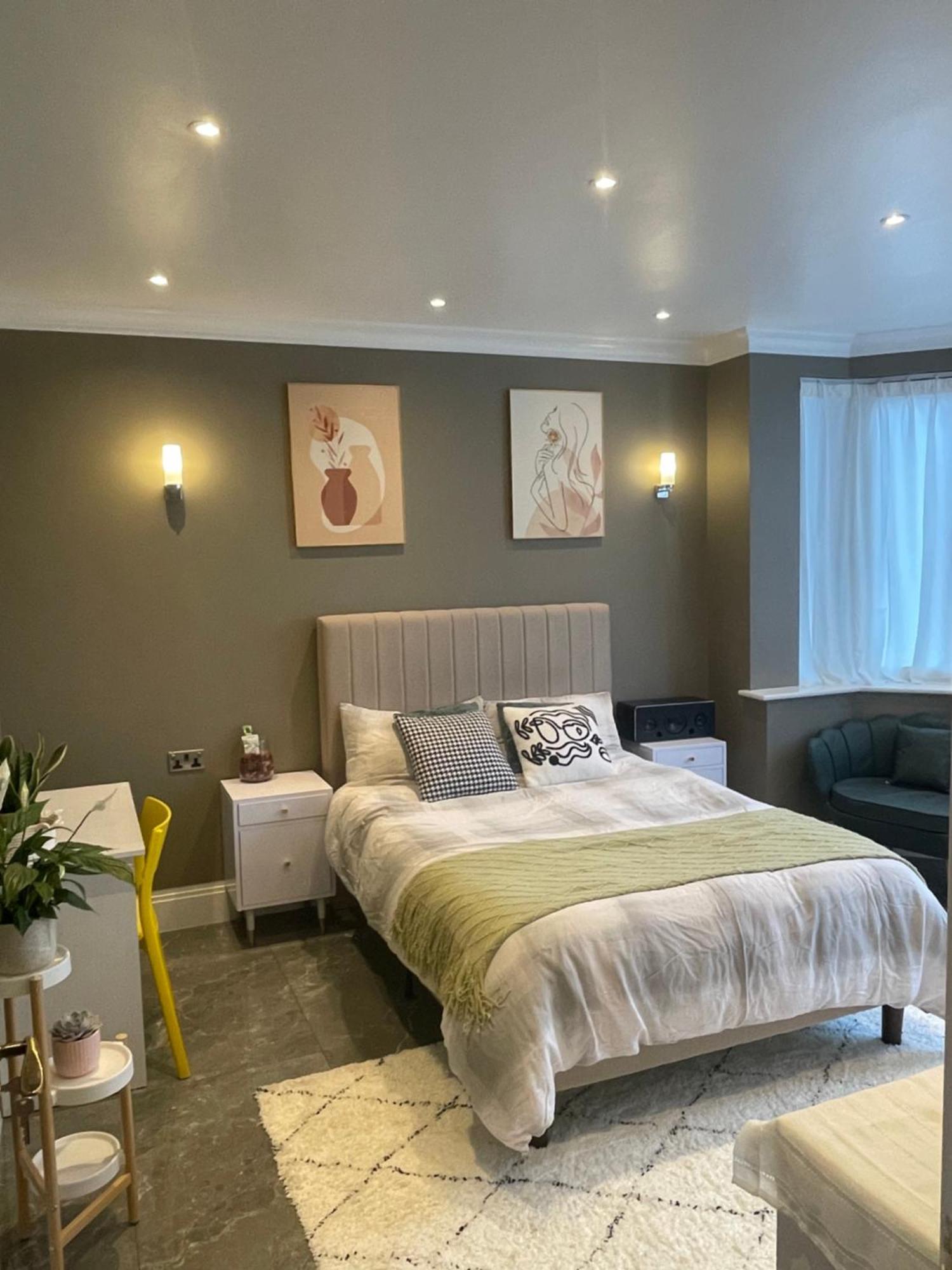 Modern Huge Double Room With Private Bathroom In Colindale Έτζγουερ Εξωτερικό φωτογραφία