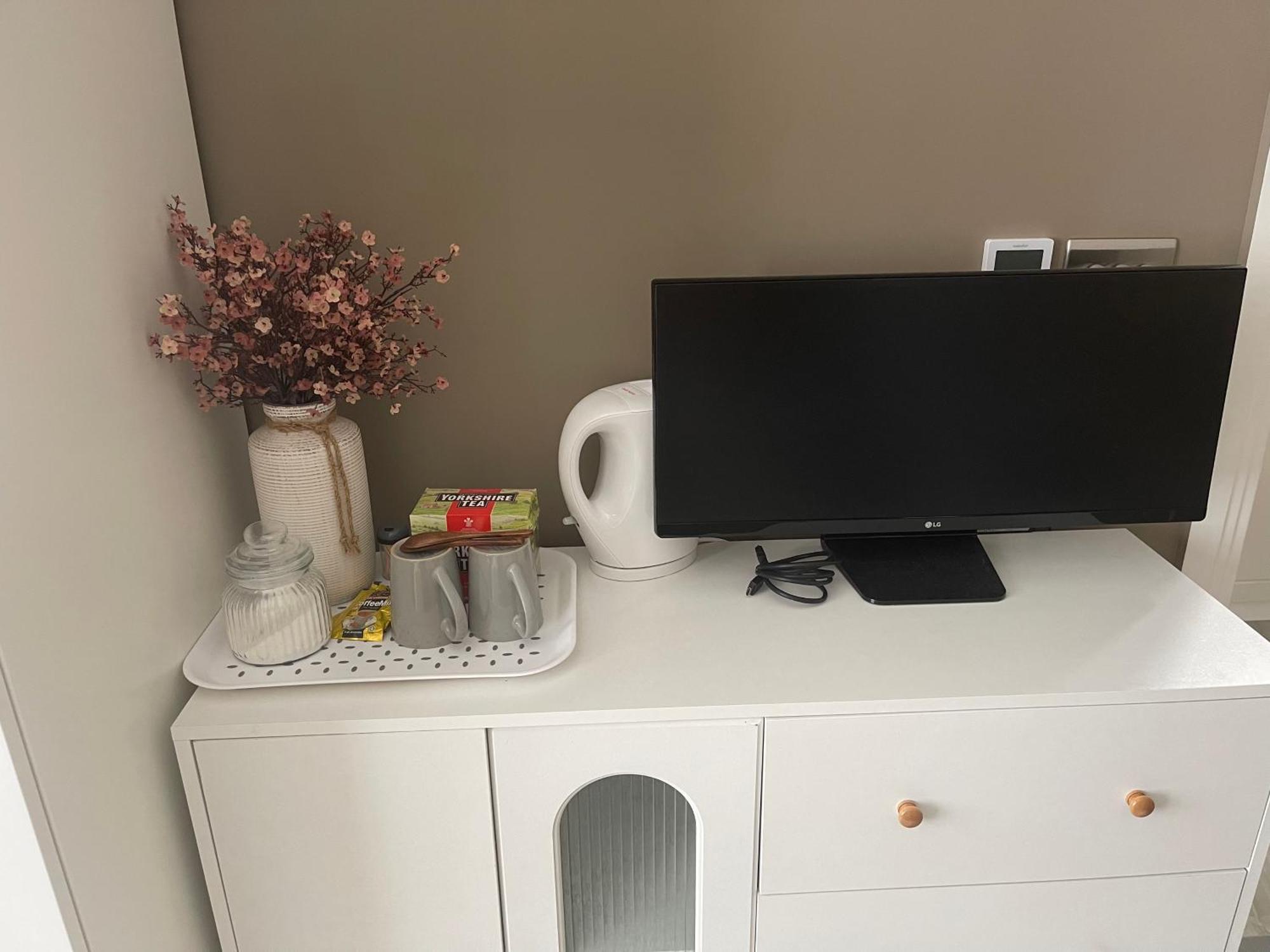 Modern Huge Double Room With Private Bathroom In Colindale Έτζγουερ Εξωτερικό φωτογραφία